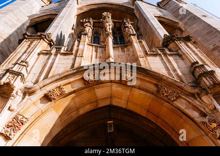 Leeds Cathedral, formally the Cathedral Church of St Anne, commonly known as Saint Anne's Cathedral, is the Cathedral of the Roman Catholic Diocese of Stock Photo