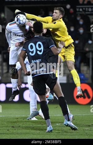 Lommel's goalkeeper Jari De Busser fight for the ball during a soccer match between Lommel SK and Royal Excelsior Virton, Sunday 13 February 2022 in Lommel, on day 20 of the '1B Pro League' second division of the Belgian soccer championship. BELGA PHOTO JOHAN EYCKENS Stock Photo