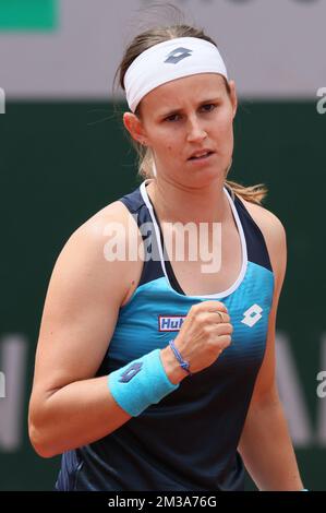 Belgian Greet Minnen reacts during a tennis match between Russian Alexandrova (WTA 31) and Belgian Minnen (WTA 83), in the first round of the women's singles of the Roland Garros French Open tennis tournament, in Paris, France, Tuesday 24 May 2022. This year's tournament takes place from 22 May to 5 June. BELGA PHOTO BENOIT DOPPAGNE  Stock Photo