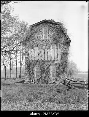 Horsham, Pennsylvania, 859 County Line Road, Keith House, Graeme Park, end view , Houses. Frank Cousins Glass Plate Negatives Collection Stock Photo