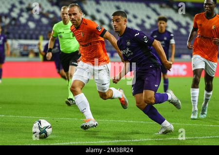 RSCA Futures' Mohamed Bouchouari and Deinze's Bafode Dansoko fight for the  ball during a soccer match between RSC Anderlecht Futures and KMSK Deinze,  Sunday 14 August 2022 in Anderlecht, on day 1