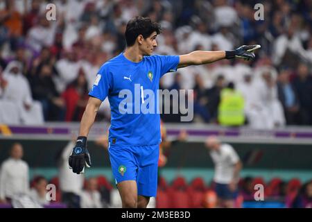 goalwart BONO BOUNOU Yassine (MAR), gesture, gives instructions, action, single image, cut single motif, half figure, half figure. Semi-final, semi-final game 62, France (FRA) - Morocco (MAR) 2-0, on December 14th, 2022, Al Bayt Stadium Football World Cup 20122 in Qatar from November 20th. - 18.12.2022 ? Stock Photo