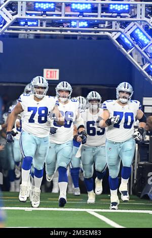 Dallas Cowboys offensive tackle Terence Steele warms up before a ...