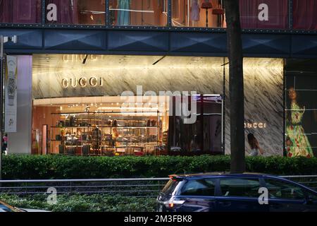 Singapore Marina bar 12 June 2022. Gucci sign on a marble wall. Stock Photo