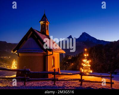 Kirchleitnkapelle in Berchtesgaden with Watzmann Stock Photo - Alamy