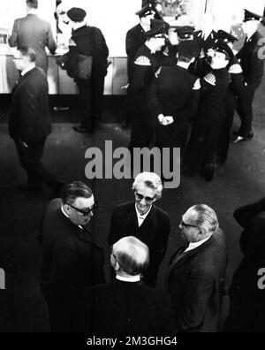 More than 2, 500 large-scale and small-scale workers met at the VEBA general assembly on 5 April 1966 in the Westfalenhalle in Dortmund, Germany Stock Photo