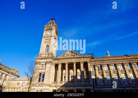 The Birmingham Museum & Art Gallery and Big Brum clock tower viewed from Chamberlain Square in Birmingham, West Midlands, England, in winter Stock Photo