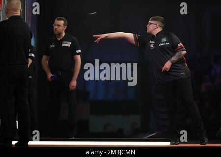 Alexandra Palace, London, UK. 15th Dec, 2022. 2022/23 PDC Cazoo World Darts Championships Day 1; Keane Barry in action during his match with Grant Sampson Credit: Action Plus Sports/Alamy Live News Stock Photo