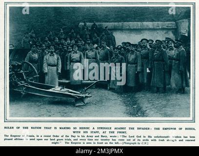 Nicholas II with his staff 1915 Stock Photo