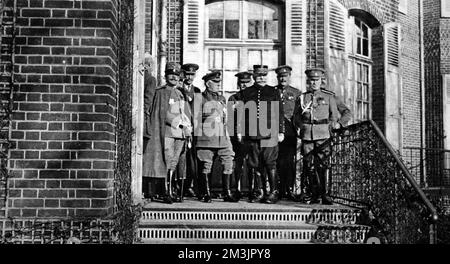 France, Britain, Russia, Italy and Belgium represented at the War Council at the French General Headquarters near Paris. From left to right, front row: General Porro, Sir John French, General Joffre and General Jilinsky.  1915 Stock Photo