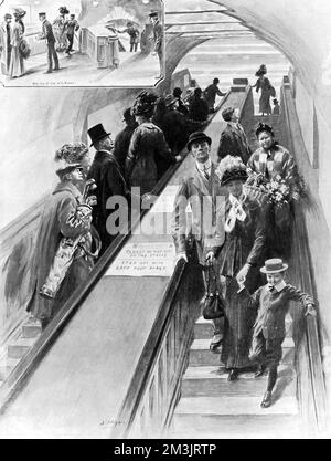 London's new amusement: Up and down the escalator 1911 Stock Photo