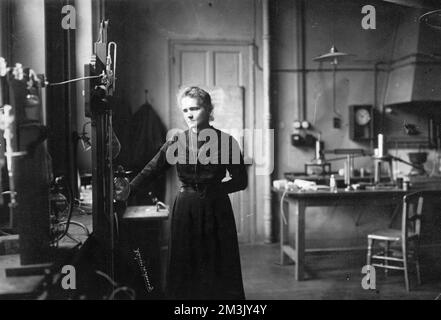 Marie Curie and Pierre Curie, 1895 Stock Photo - Alamy