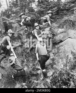 BOY SCOUTS TRAINING DEMONSTRATION Stock Photo - Alamy