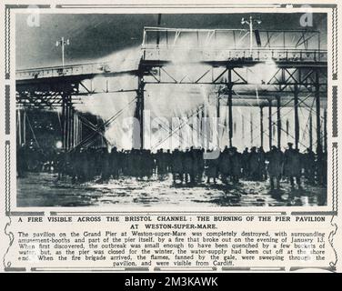 Grand Pier at Weston-Super-Mare burns down in 1930 Stock Photo