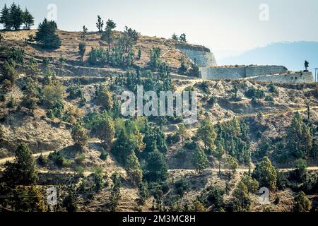 Zig zag road, Mukteshwar, Nainital, Kumaon, Uttarakhand, India Stock Photo