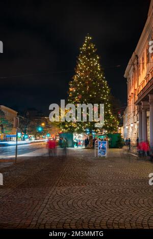 SALZBURG, AUSTIRA - DECEMBER 04, 2022: Christmas market on Mirabellplatz in Salzburg is a small, atmospheric Advent market away from the big crowds Stock Photo