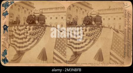 President McKinley presenting Admiral Dewey to the cheering crowds at the Capitol, Washington , Presidents, Military officers, Celebrations, McKinley, William, 1843-1901, Dewey, George, 1837-1917 Stock Photo