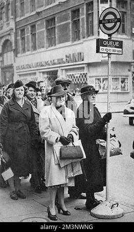 Moveable bus stop arrives in London, WWII Stock Photo