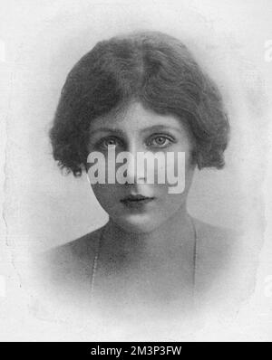 Lady Diana Manners in 1915 Stock Photo