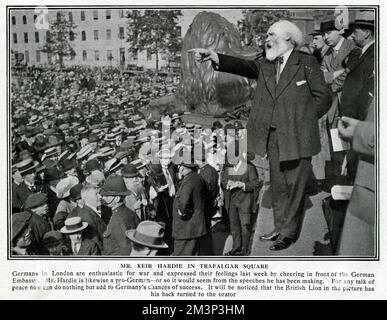 Keir Hardie speaking in Trafalgar Square, London, WW1 Stock Photo