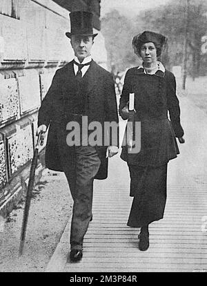 Reginald McKenna and his wife, WW1 Stock Photo