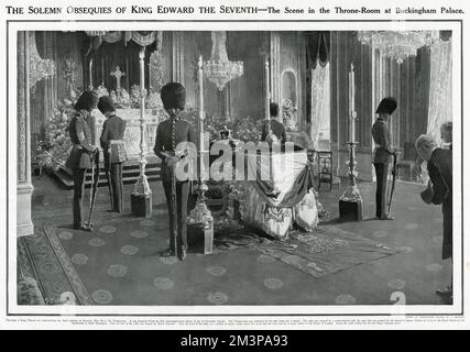 Edward VII lying-in-state in Throne-Room Stock Photo