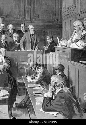 A mock trial held at King's Hall, Covent Garden, London - an attempt to interpret the mystery of Charles Dickens' unfinished novel 'The Mystery of Edwin Drood'. The counsel, judge and jury concerned themselves with such questions as: &quot;Did Jasper murder his nephew?&quot; and &quot;Who was Datchery?&quot;. The Judge was the writer G. K. Chesterton (1874-1936) and he is being addressed by Irish playwright George Bernard Shaw (1856-1950), who was part of the jury.     Date: 1914 Stock Photo