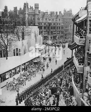 The Gold State Coach leaving the coronation of His Majesty King George VI (1895-1952), 1937. As seen here an annexe in the Art Deco style was constructed as an add-on to Westminster Abbey for the occasion. George VI's coronation took place on 12th May 1937 at Westminster Abbey, the date previously intended for his brother Edward VIII's coronation. Stock Photo