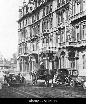 Still the traffic outside King Edward VII hospital, WW1 Stock Photo