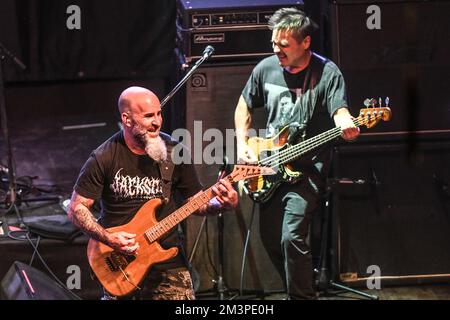 Mr. Bungle: Scott Ian (guitar) and Trevor Dunn (bass Stock Photo
