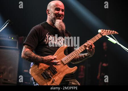 Scott Ian (guitar) performing live with Mr. Bungle Stock Photo - Alamy