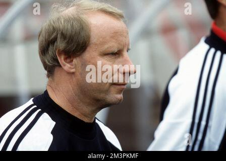 firo, 02.07.1994 archive picture, archive photo, archive, archive photos football, soccer, WORLD CUP 1994 USA round of 16: Germany - Belgium 3:2 Berti Vogts, half figure, coach, federal coach, from, Germany Stock Photo