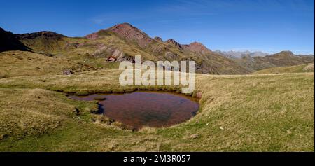 Camille path, caillaous ponds, pyrenees national park, pyrenees atlantiques, new aquitaine region, france Stock Photo