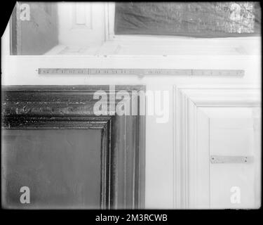 Salem, 168 Derby Street, interior detail, fireplace, corner and panel, Richard Derby house , Houses, Interiors, Fireplaces, Paneling, Derby, Richard, 1712-1783. Frank Cousins Glass Plate Negatives Collection Stock Photo