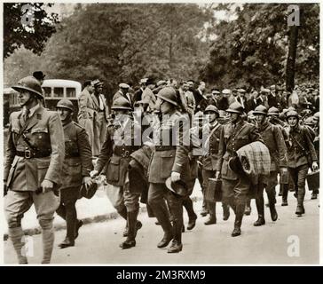 French reservists marching through Paris, September 1939 Stock Photo