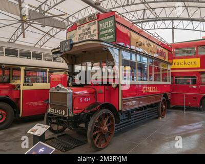 LONDON GENERAL OMNIBUS COMPANY - LGOC X-TYPE bus about 1910 running ...