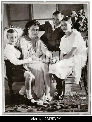 Princess Hermine of Reuss, second wife of Kaiser Wilhelm II (by the time of their marriage, ex-Kaiser), with her children at Doorn - Prince Georg Wilhelm, Princess Hermine Caroline and Prince Ferdinand.     Date: 1923 Stock Photo