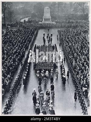 The funeral procession of King George V with the naval drawn gun carriage bearing the late King's body passing through Horse Guards Parade. Stock Photo
