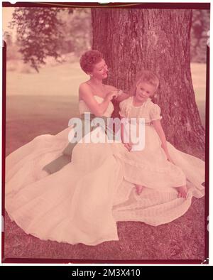 Mary Martin and daughter, Heller, Toni Frissell, Antoinette Frissell Bacon, Antoinette Frissell Stock Photo