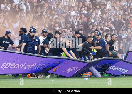 Melbourne, Australia. 17th Dec, 2022. Fans invade the pitch resulting in a cancelled Australian A-League Men's match between Melbourne City and Melbourne Victory at AAMI Park. (Credit Image: © Chris Putnam/ZUMA Press Wire) Stock Photo