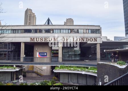 London, UK. 17th December 2022. Exterior view of the Museum Of London. The Museum Of London has permanently closed its London Wall site next to the Barbican ahead of the relocation to Smithfield Market. Due to open in 2026, it will change its name to London Museum. Credit: Vuk Valcic/Alamy Live News Stock Photo