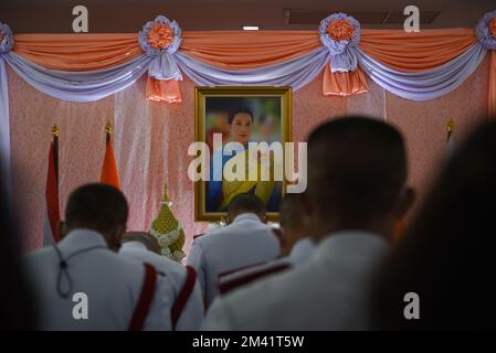 Bangkok, Thailand. 17th Dec, 2022. December 17, 2022 : Government officials, various agencies, the private sector and the public lay bouquets of flowers along with in signing well-wishing messages for Her Royal Highness Princess Bajrakitiyabha Narendiradebyavati, the eldest daughter of King Vajiralongkorn. as she has been hospitalized due to a heart condition, at King Chulalongkorn Memorial Hospital bangkok, Thailand. (Photo by Teera Noisakran/Pacific Press) Credit: Pacific Press Media Production Corp./Alamy Live News Stock Photo