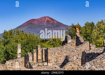 Mount Vesuvius and ruins of an Ancient Roman city of Pompeii in Pompei, Campania, Italy, destroyed by the volcano in AD 79. Stock Photo
