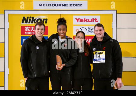 Melbourne, Australia. 18th Dec, 2022. Athletes of United States of America show the Best team awards during the FINA Swimming Short Course World Championships at the Melbourne Sports and Aquatic Centre in Melbourne, Australia, December 18th, 2022. Photo Giorgio Scala/Deepbluemedia/Insidefoto Credit: Insidefoto di andrea staccioli/Alamy Live News Stock Photo