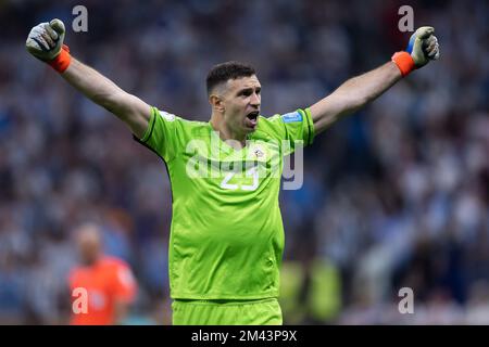 Doha, Brazil. 18th Dec, 2022. Qatar - Doha - 12/18/2022 - 2022 WORLD CUP FINAL, ARGENTINA VS FRANCE - Argentina's Emiliano Martinez goalkeeper celebrates his save in the penalty shoot-out during a match against France at the Lusail stadium for the 2022 World Cup championship. Photo: Pedro Martins /AGIF/Sipa USA Credit: Sipa USA/Alamy Live News Stock Photo