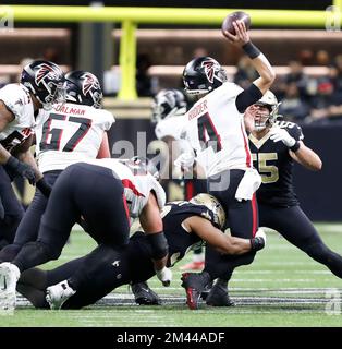 EAST RUTHERFORD, NJ - AUGUST 22: Atlanta Falcons quarterback Desmond Ridder  (4) throws during the National Football League game between the New York  Jets and the Atlanta Falcons on August 22, 2022