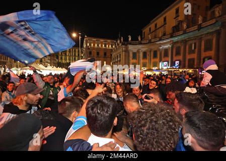 Naples, Italy. 18th Dec, 2022. Naples Argentina world champion celebrations of Argentinean and Neapolitan fans Piazza Dante Editorial Usage Only Credit: Independent Photo Agency/Alamy Live News Stock Photo