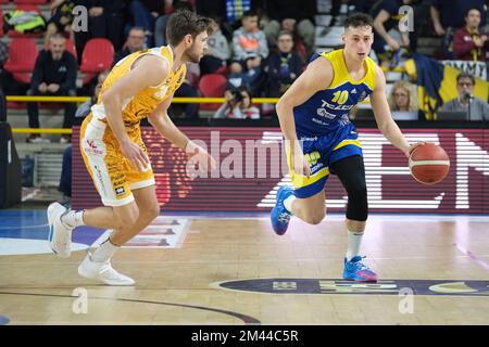 Taylor Smith - Tezenis Verona play the ball during the Italian