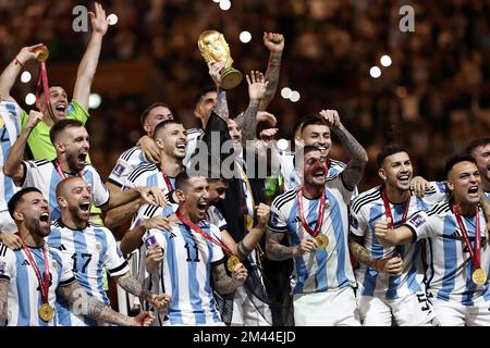 AL DAAYEN - Argentina goalkeeper Franco Armani, Juan Foyth of Argentina, Nicolas Tagliafico of Argentina, Gonzalo Montiel of Argentina, Leandro Daniel Paredes of Argentina, German Pezzella of Argentina, Rodrigo De Paul of Argentina, Marcos Acuna of Argentina, Julian Alvarez of Argentina, Lionel Messi of Argentina, Angel Di Maria of Argentina, Argentina goalkeeper Geronimo Rulli, Cristian Romero of Argentina, Exequiel Palacios of Argentina, Angel Correa of Argentina, Thiago Almada of Argentina, Alejandro Gomez of Argentina, Guido Rodriguez of Argentina, Nicolas Otamendi of Argentina , Alexis Ma Stock Photo