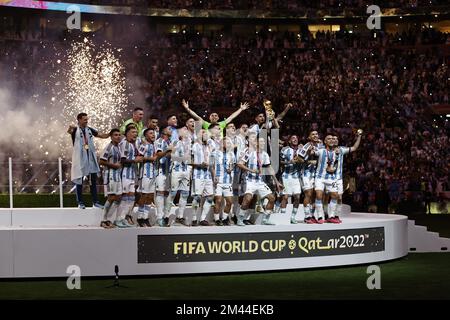 AL DAAYEN - Argentina goalkeeper Franco Armani, Juan Foyth of Argentina, Nicolas Tagliafico of Argentina, Gonzalo Montiel of Argentina, Leandro Daniel Paredes of Argentina, German Pezzella of Argentina, Rodrigo De Paul of Argentina, Marcos Acuna of Argentina, Julian Alvarez of Argentina, Lionel Messi of Argentina, Angel Di Maria of Argentina, Argentina goalkeeper Geronimo Rulli, Cristian Romero of Argentina, Exequiel Palacios of Argentina, Angel Correa of Argentina, Thiago Almada of Argentina, Alejandro Gomez of Argentina, Guido Rodriguez of Argentina, Nicolas Otamendi of Argentina , Alexis Ma Stock Photo